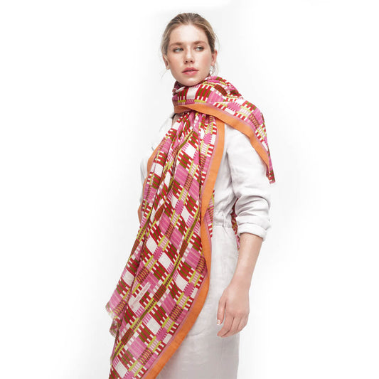 Echarpe légère en laine mérinos rose, rouge et orange - Illusion